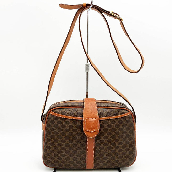 CELINE セリーヌ 
 M11 ショルダーバッグ 
PVC ブラウン