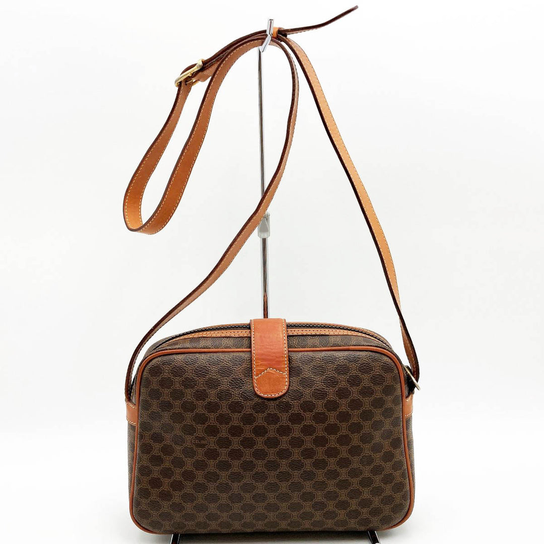 CELINE セリーヌ 
 M11 ショルダーバッグ 
PVC ブラウン