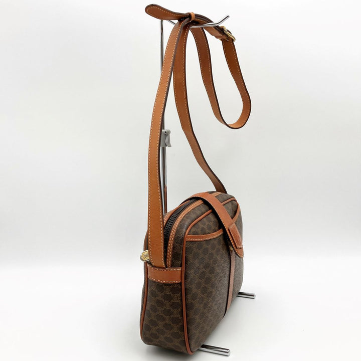 CELINE セリーヌ 
 M11 ショルダーバッグ 
PVC ブラウン
