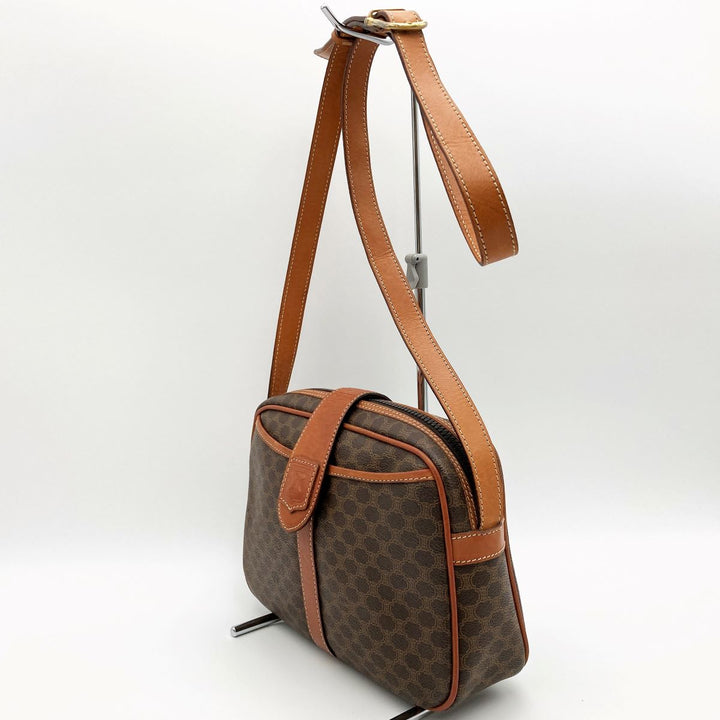 CELINE セリーヌ 
 M11 ショルダーバッグ 
PVC ブラウン