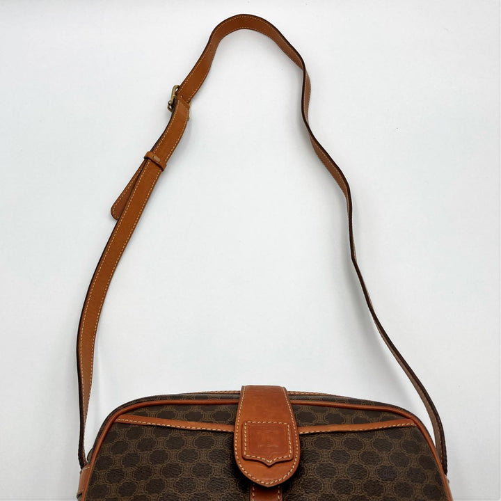CELINE セリーヌ 
 M11 ショルダーバッグ 
PVC ブラウン