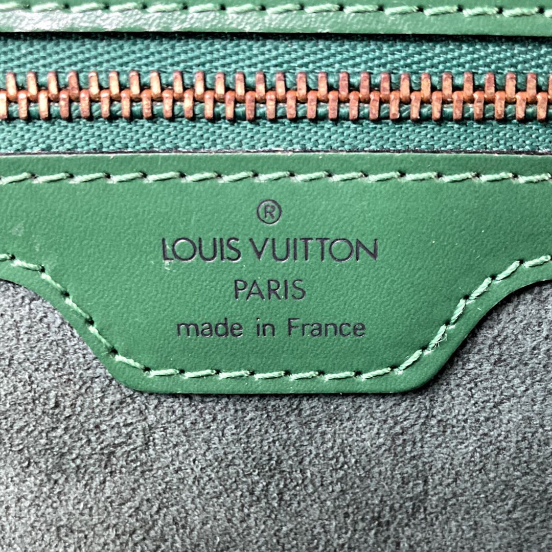LOUIS VUITTON ルイ・ヴィトン 
 リュサック M52284 ショルダーバッグ 
PVC グリーン