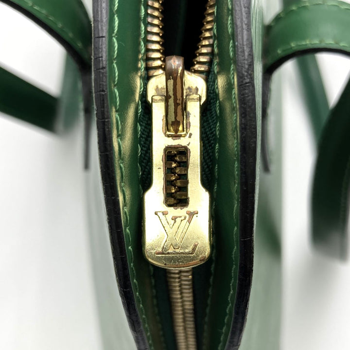 LOUIS VUITTON ルイ・ヴィトン 
 リュサック M52284 ショルダーバッグ 
PVC グリーン