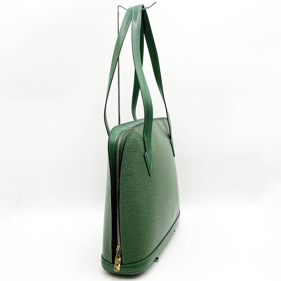 LOUIS VUITTON ルイ・ヴィトン 
 リュサック M52284 ショルダーバッグ 
PVC グリーン