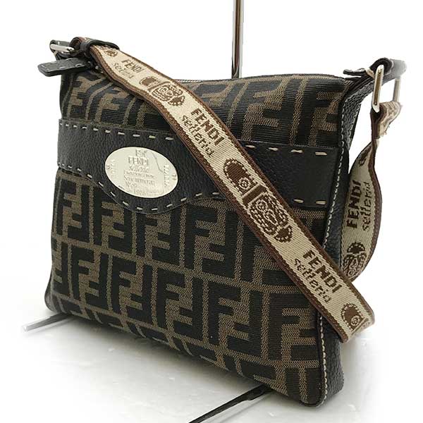 FENDI フェンディ 
 8BT092 ショルダーバッグ 
ナイロン ブラウン