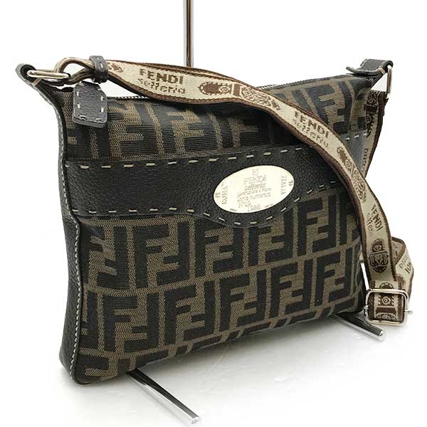 FENDI フェンディ 
 8BT092 ショルダーバッグ 
ナイロン ブラウン