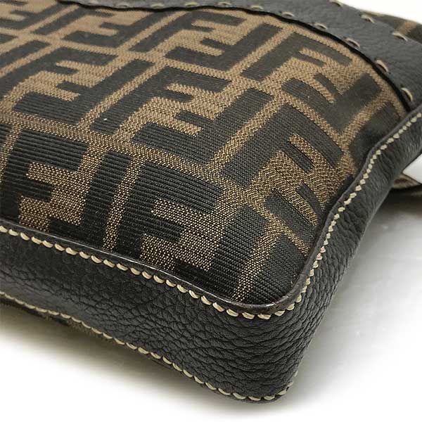 FENDI フェンディ 
 8BT092 ショルダーバッグ 
ナイロン ブラウン
