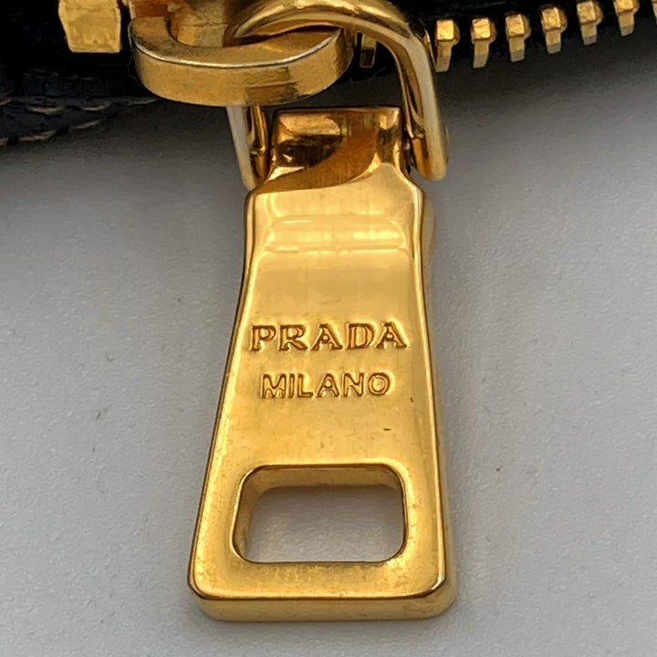 PRADA プラダ 
 ショルダーバッグ 
ナイロン ブラック