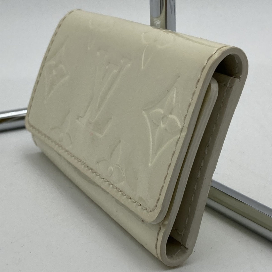 LOUIS VUITTON ルイ・ヴィトン 
 ミュルティクレ4 M91360  キーケース 
モノグラムヴェルニ ホワイト