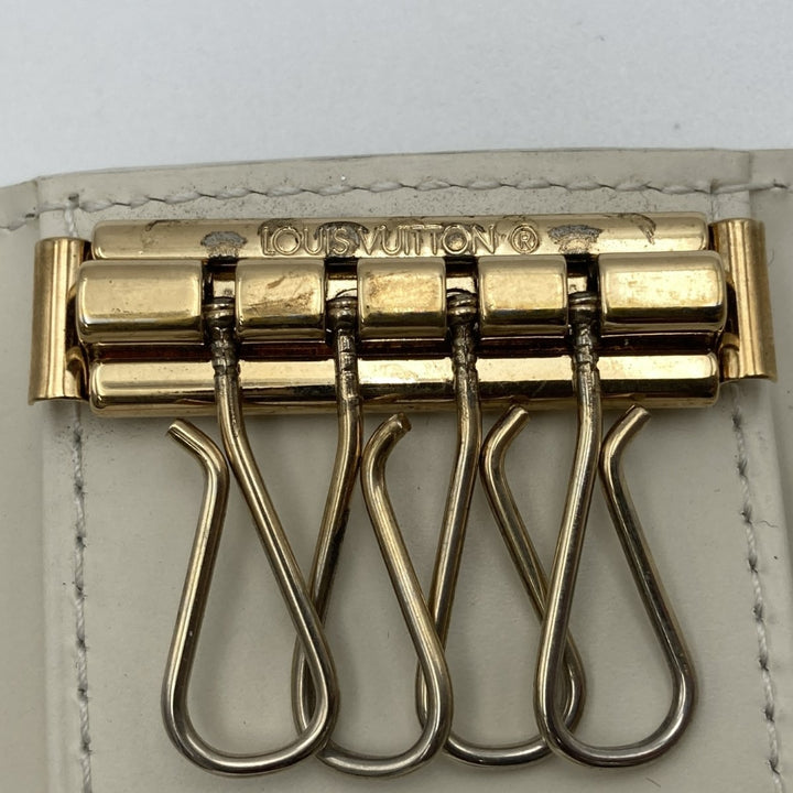 LOUIS VUITTON ルイ・ヴィトン 
 ミュルティクレ4 M91360  キーケース 
モノグラムヴェルニ ホワイト