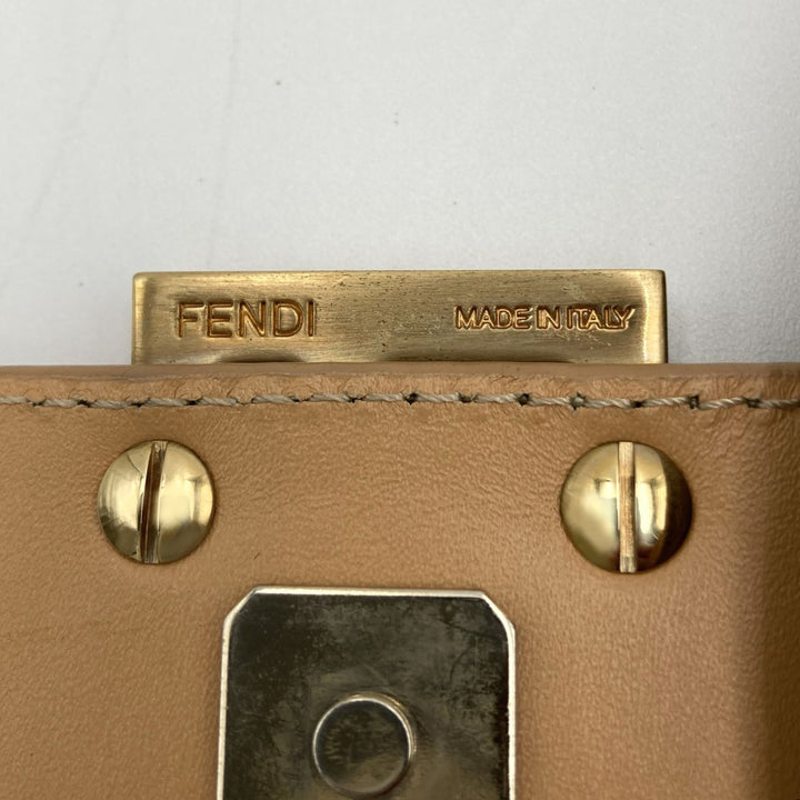 FENDI フェンディ 
 マンマバケット ショルダーバッグ 
ナイロン/レザー  ベージュ
