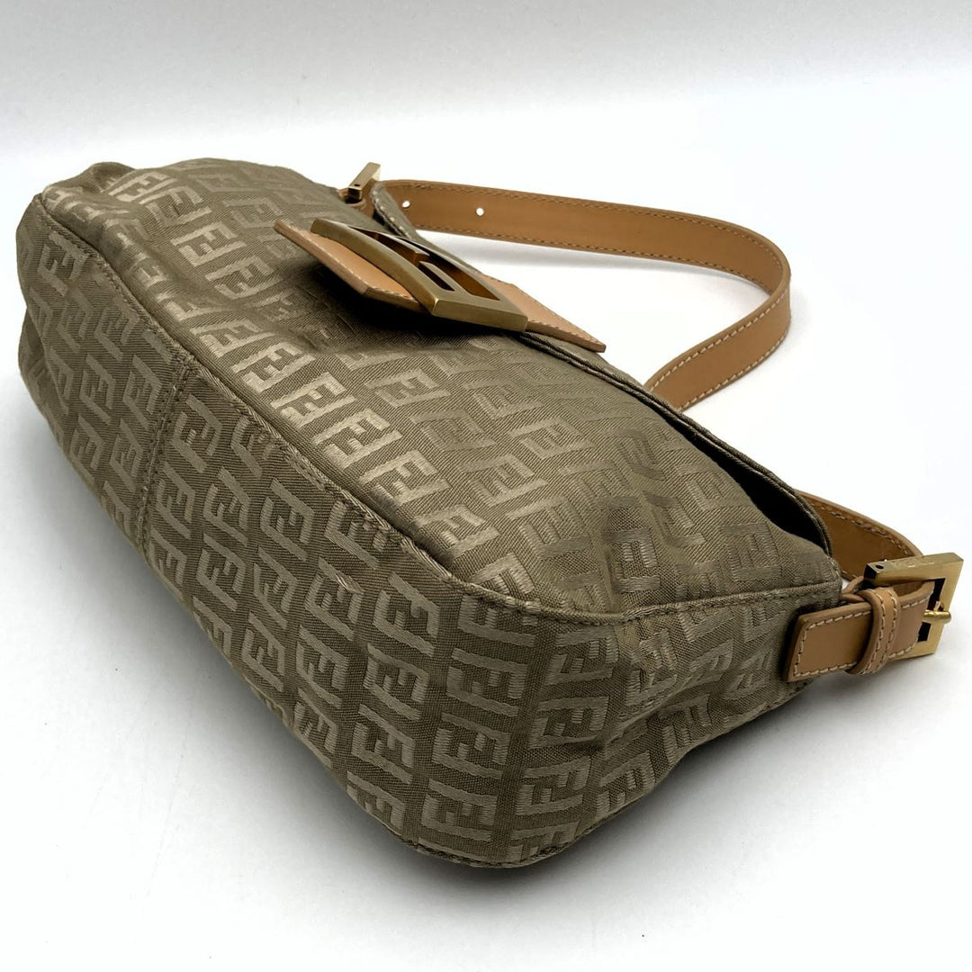 FENDI フェンディ 
 マンマバケット ショルダーバッグ 
ナイロン/レザー  ベージュ
