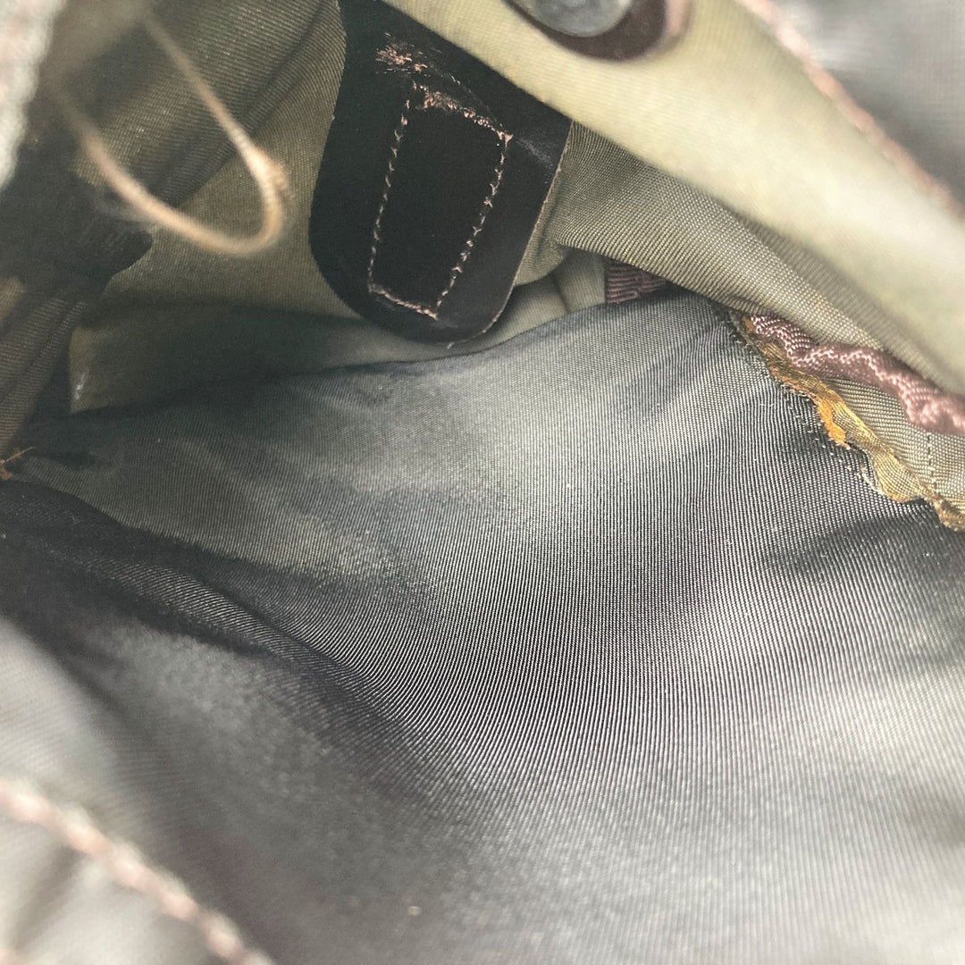 PRADA プラダ 
 リュック・デイパック 
ナイロン カーキ