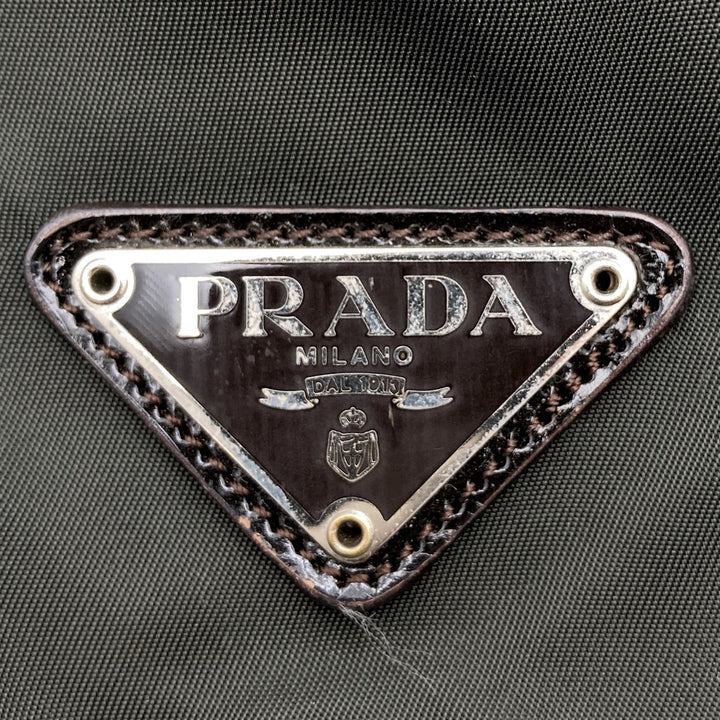 PRADA プラダ 
 リュック・デイパック 
ナイロン カーキ