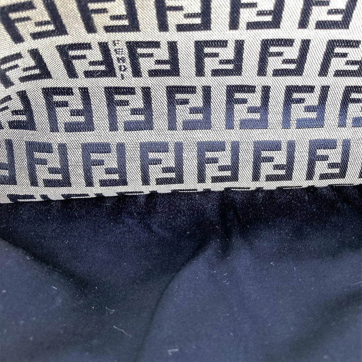 FENDI フェンディ 
 ズッキーノ ショルダーバッグ 
ナイロン グレー