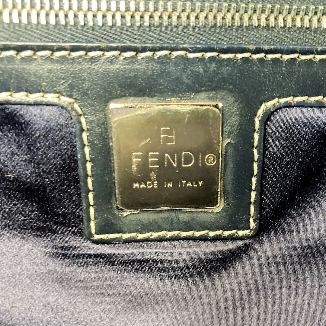 FENDI フェンディ 
 ズッキーノ ショルダーバッグ 
ナイロン グレー