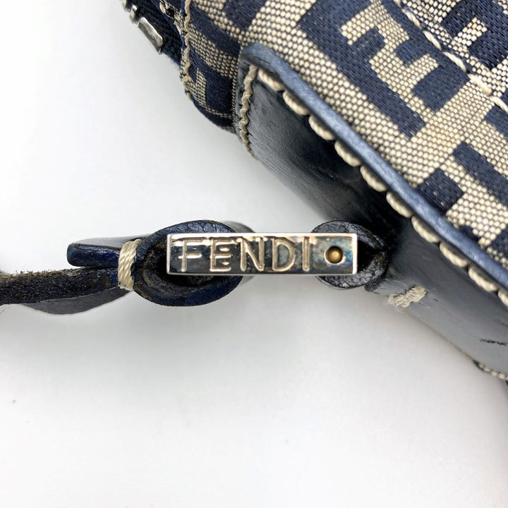 FENDI フェンディ 
 ズッキーノ ショルダーバッグ 
ナイロン グレー