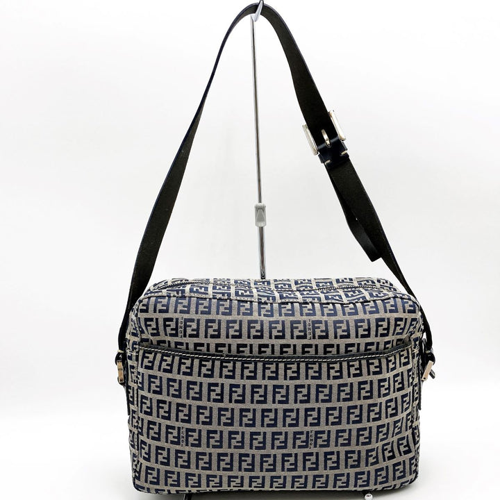 FENDI フェンディ 
 ズッキーノ ショルダーバッグ 
ナイロン グレー