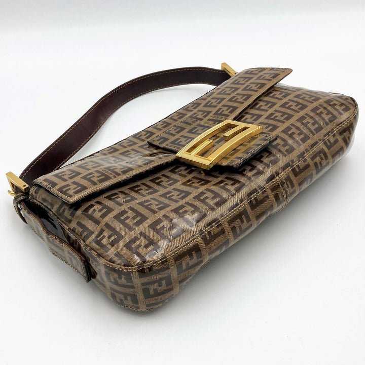 FENDI フェンディ 
 マンマバケット 2228Z6424 ショルダーバッグ 
エナメル/レザー  ブラウン