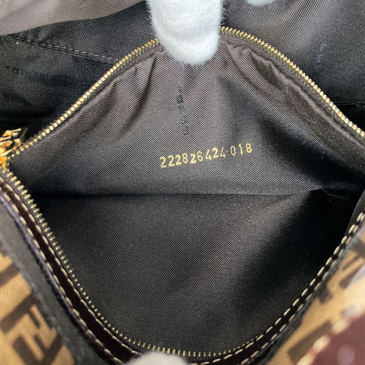 FENDI フェンディ 
 マンマバケット 2228Z6424 ショルダーバッグ 
エナメル/レザー  ブラウン