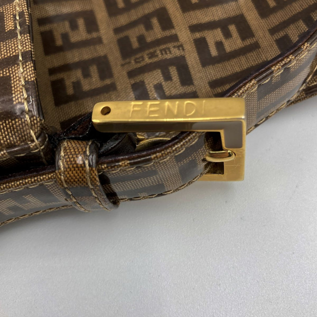 FENDI フェンディ 
 マンマバケット 2228Z6424 ショルダーバッグ 
エナメル/レザー  ブラウン