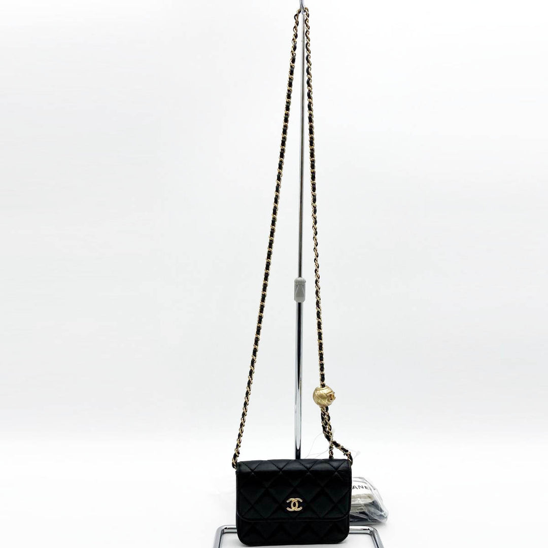 CHANEL シャネル 
 ポールチェーンクラッチ ショルダーバッグ 
ラムスキン ブラック