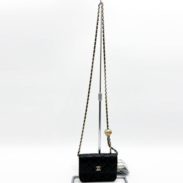CHANEL シャネル 
 ポールチェーンクラッチ ショルダーバッグ 
ラムスキン ブラック