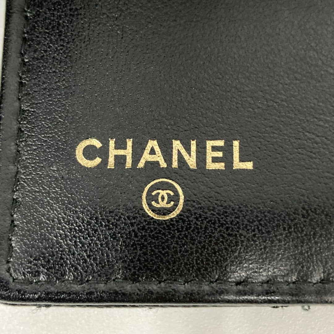 CHANEL シャネル 
 三つ折り財布 
マットキャビアスキン ブラック