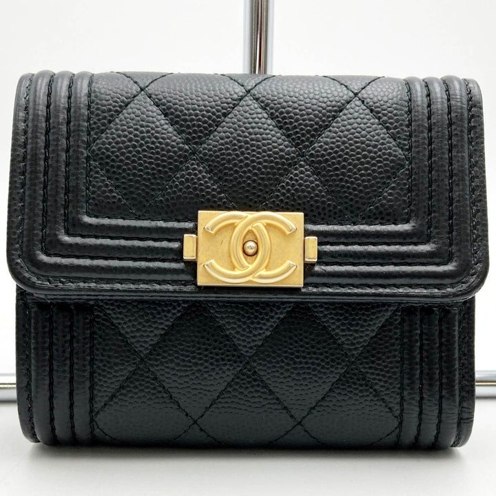 CHANEL シャネル 
 三つ折り財布 
マットキャビアスキン ブラック