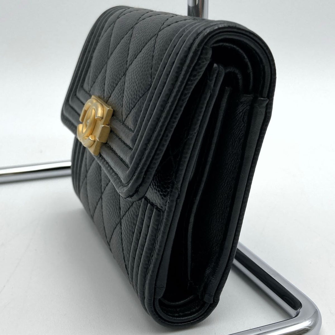 CHANEL シャネル 
 三つ折り財布 
マットキャビアスキン ブラック