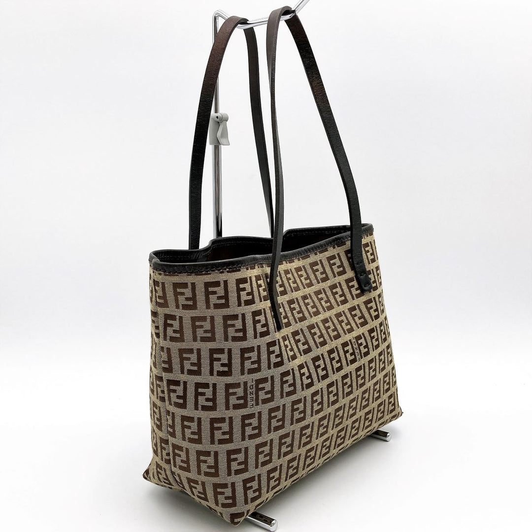 FENDI フェンディ 
 8BH056 トートバッグ 
ナイロン ブラウン