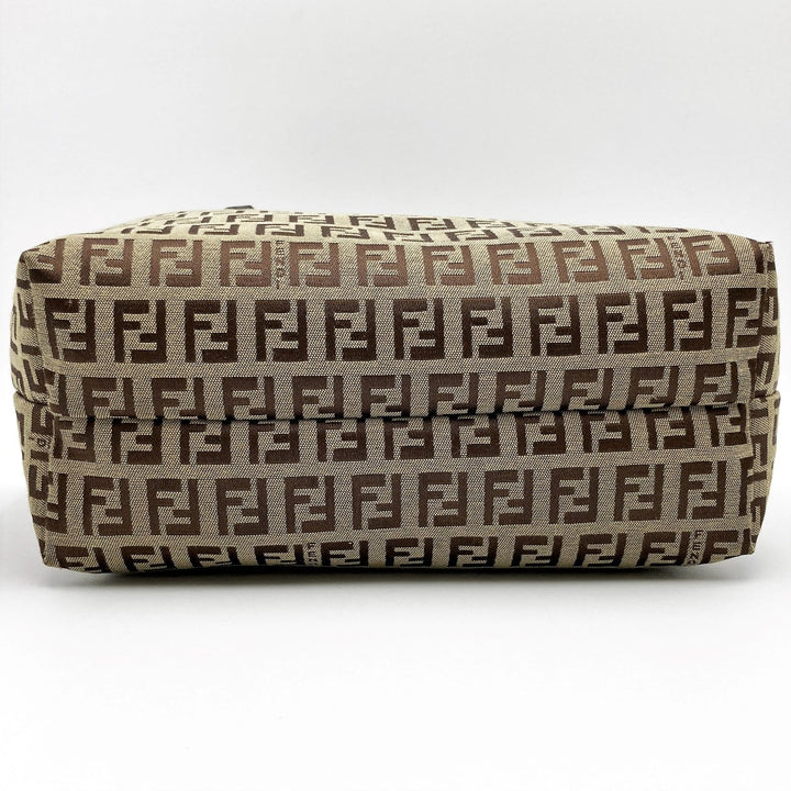FENDI フェンディ 
 8BH056 トートバッグ 
ナイロン ブラウン