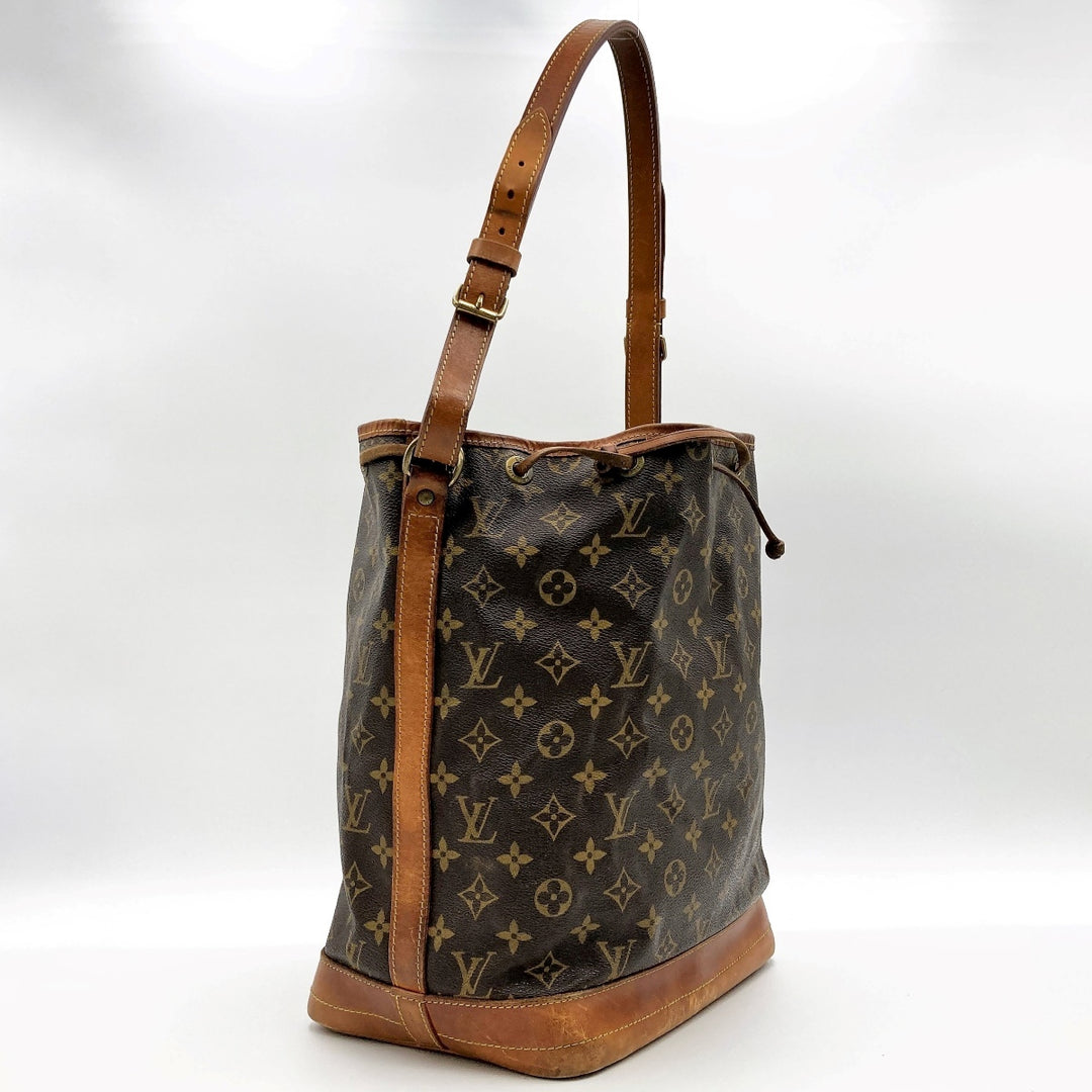 LOUIS VUITTON ルイ・ヴィトン 
 モノグラム ノエ M42224 ショルダーバッグ 
PVC ブラウン