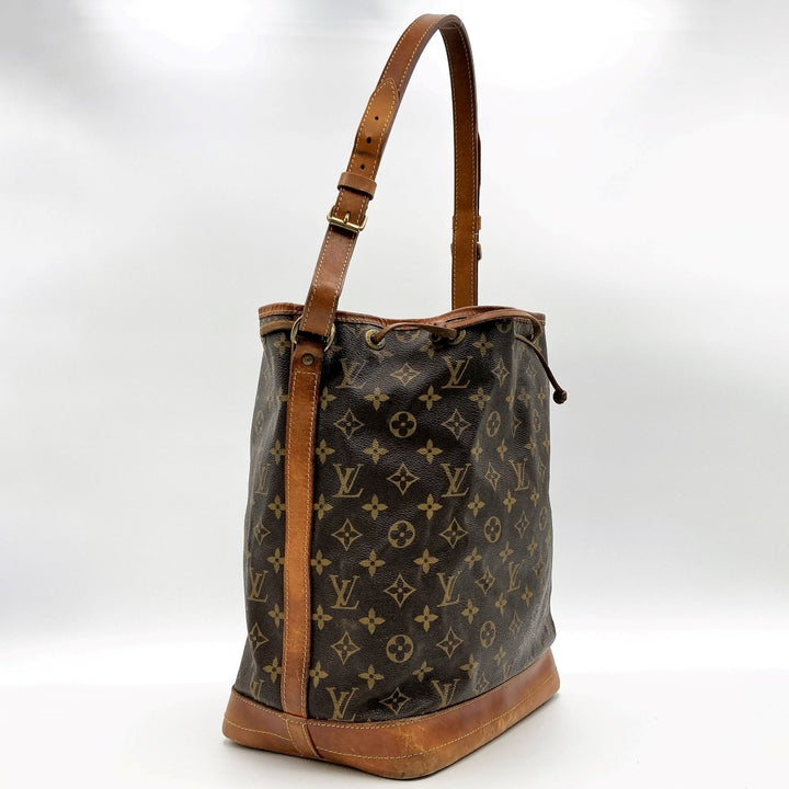 LOUIS VUITTON ルイ・ヴィトン 
 モノグラム ノエ M42224 ショルダーバッグ 
PVC ブラウン