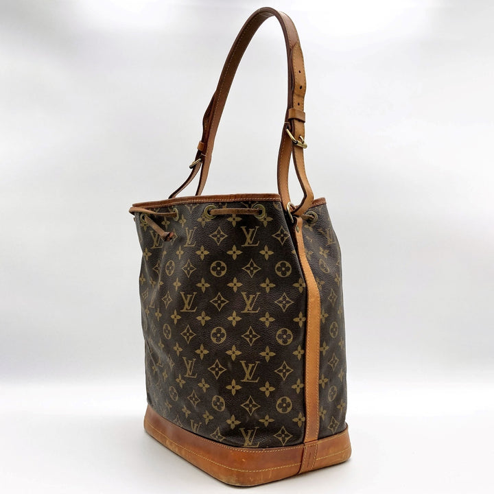 LOUIS VUITTON ルイ・ヴィトン 
 モノグラム ノエ M42224 ショルダーバッグ 
PVC ブラウン
