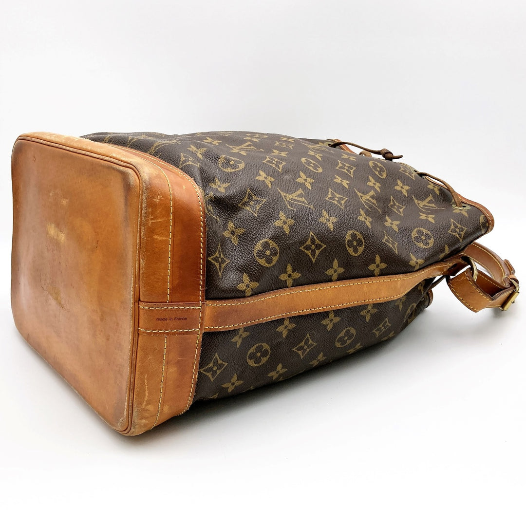 LOUIS VUITTON ルイ・ヴィトン 
 モノグラム ノエ M42224 ショルダーバッグ 
PVC ブラウン