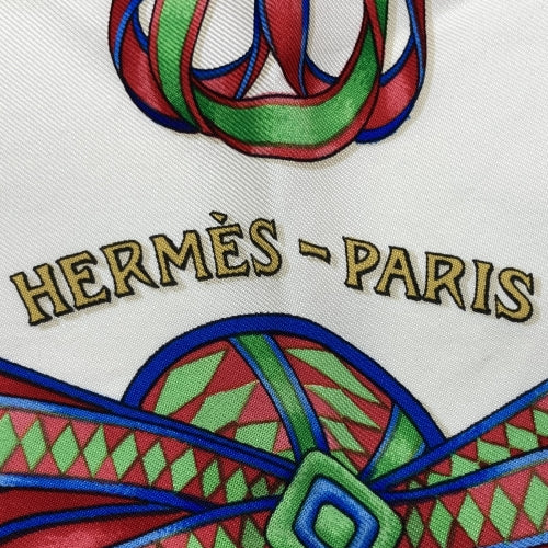HERMES エルメス 
 LES RUBANS DU CHEVAL 馬のリボン スカーフ 
シルク グレー