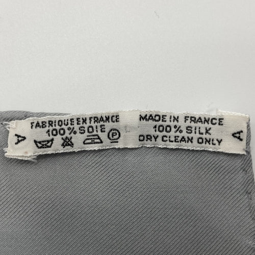 HERMES エルメス 
 LES RUBANS DU CHEVAL 馬のリボン スカーフ 
シルク グレー