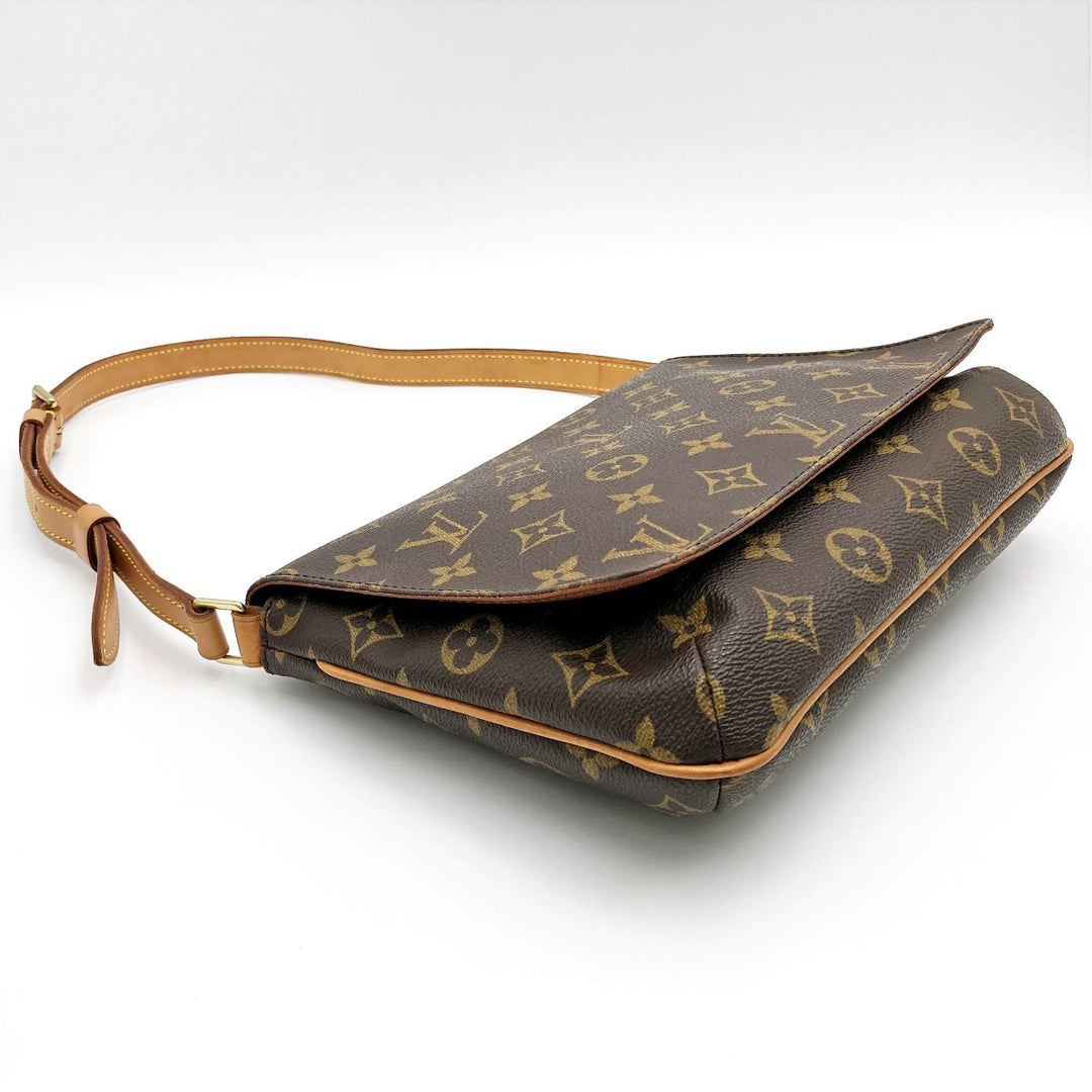 LOUIS VUITTON ルイ・ヴィトン 
 ミュゼットタンゴ ショート M51257 ショルダーバッグ 
PVC ブラウン