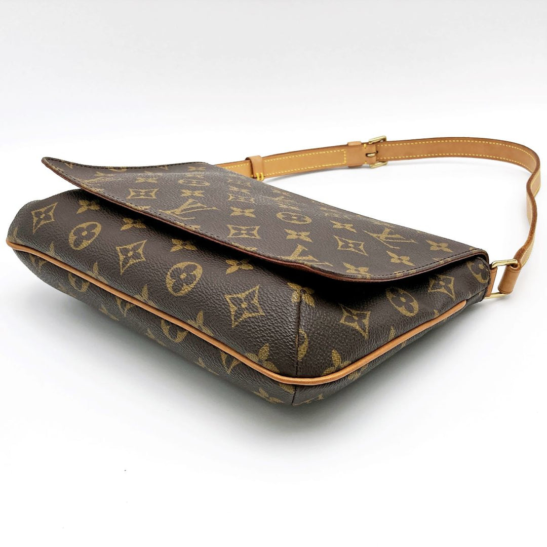LOUIS VUITTON ルイ・ヴィトン 
 ミュゼットタンゴ ショート M51257 ショルダーバッグ 
PVC ブラウン