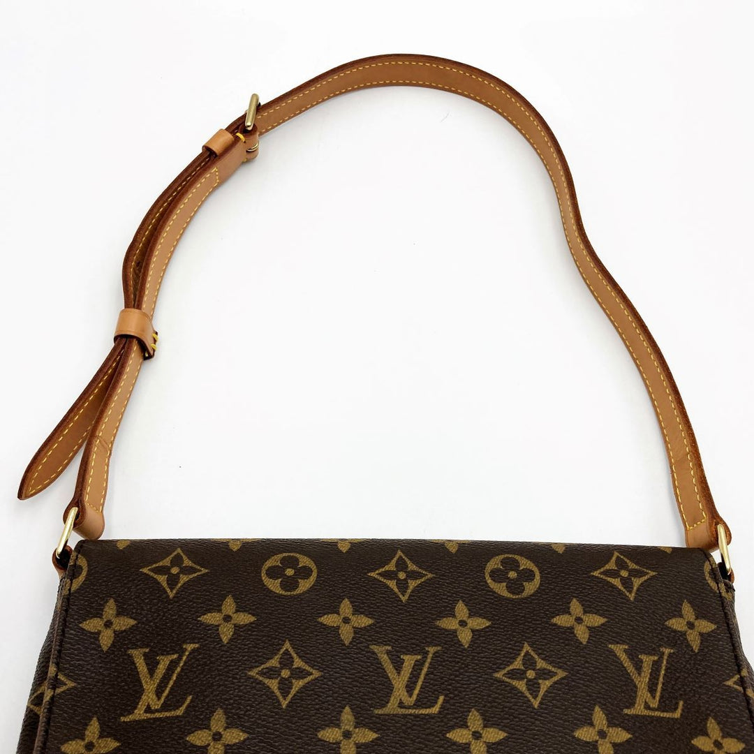 LOUIS VUITTON ルイ・ヴィトン 
 ミュゼットタンゴ ショート M51257 ショルダーバッグ 
PVC ブラウン