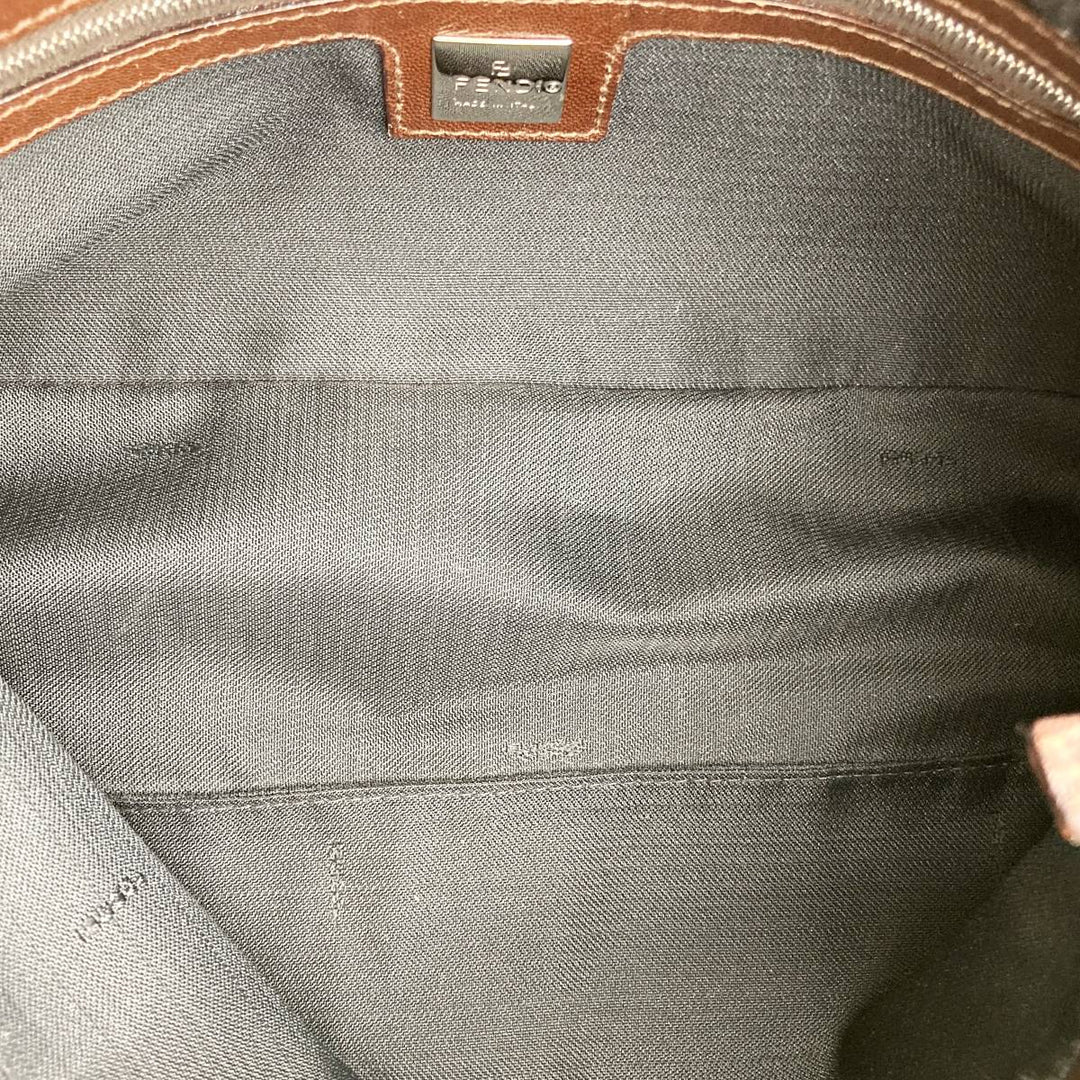 FENDI フェンディ 
 マンマバケット 26566 ショルダーバッグ 
スウェード ブラウン