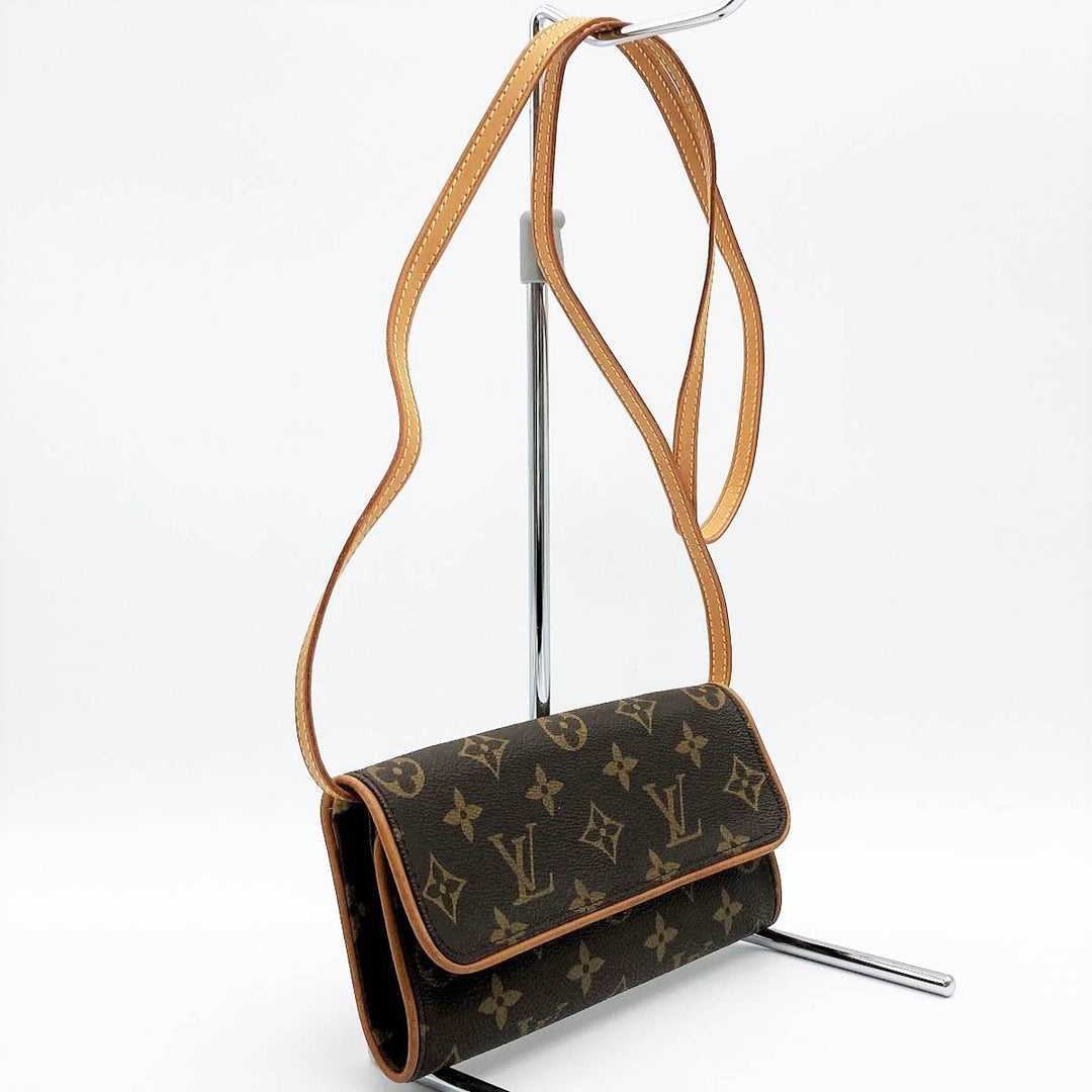 LOUIS VUITTON ルイ・ヴィトン 
 ポシェットツインPM M51854 ショルダーバッグ 
PVC ブラウン