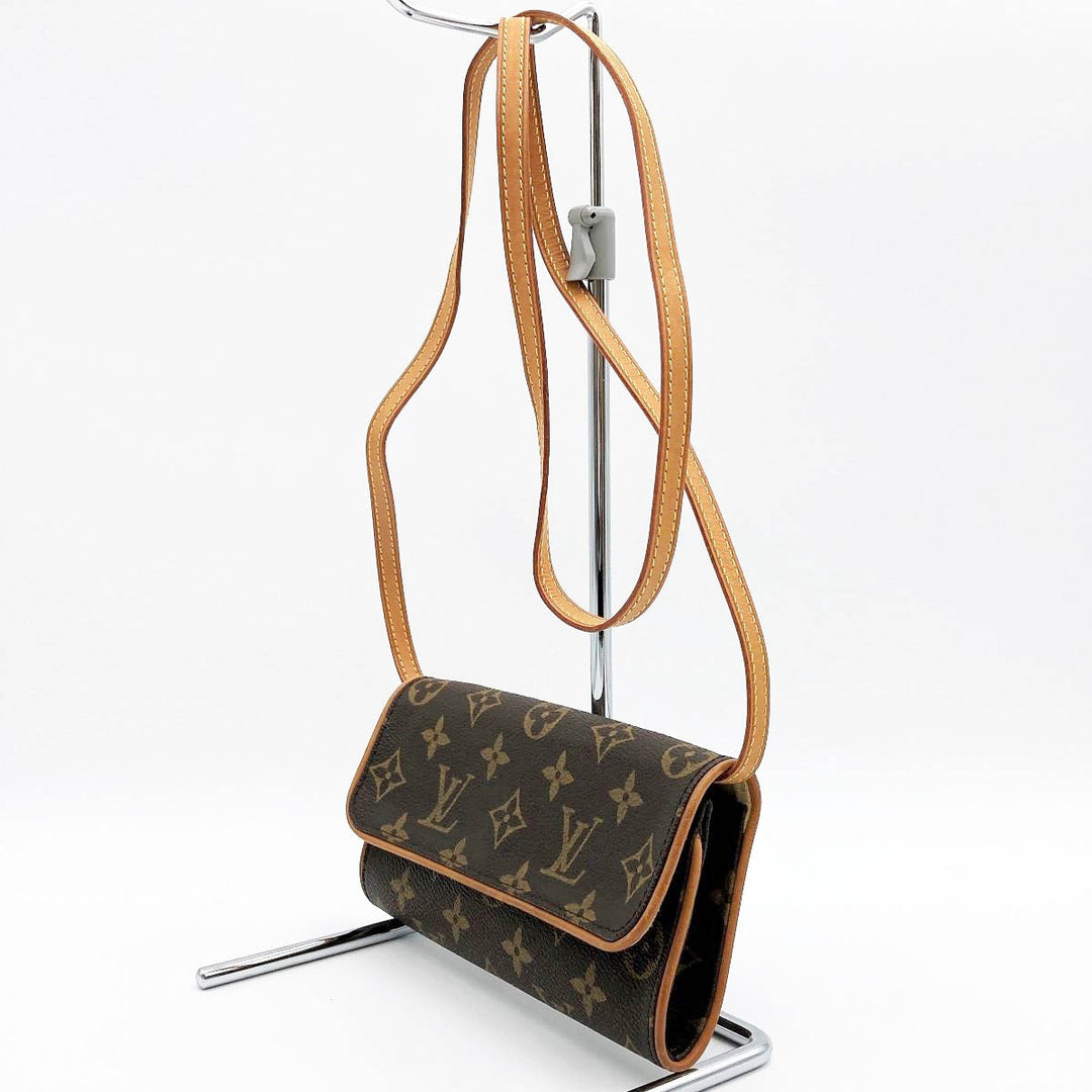 LOUIS VUITTON ルイ・ヴィトン 
 ポシェットツインPM M51854 ショルダーバッグ 
PVC ブラウン