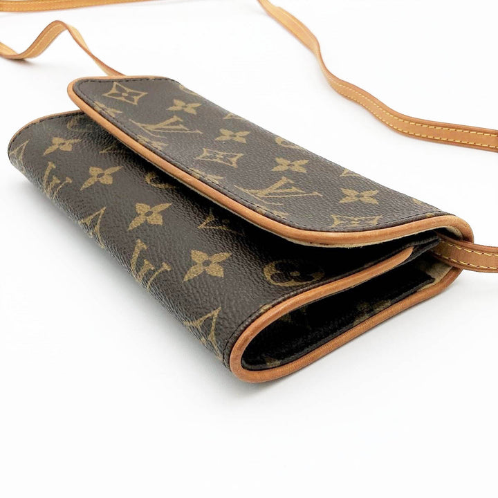 LOUIS VUITTON ルイ・ヴィトン 
 ポシェットツインPM M51854 ショルダーバッグ 
PVC ブラウン
