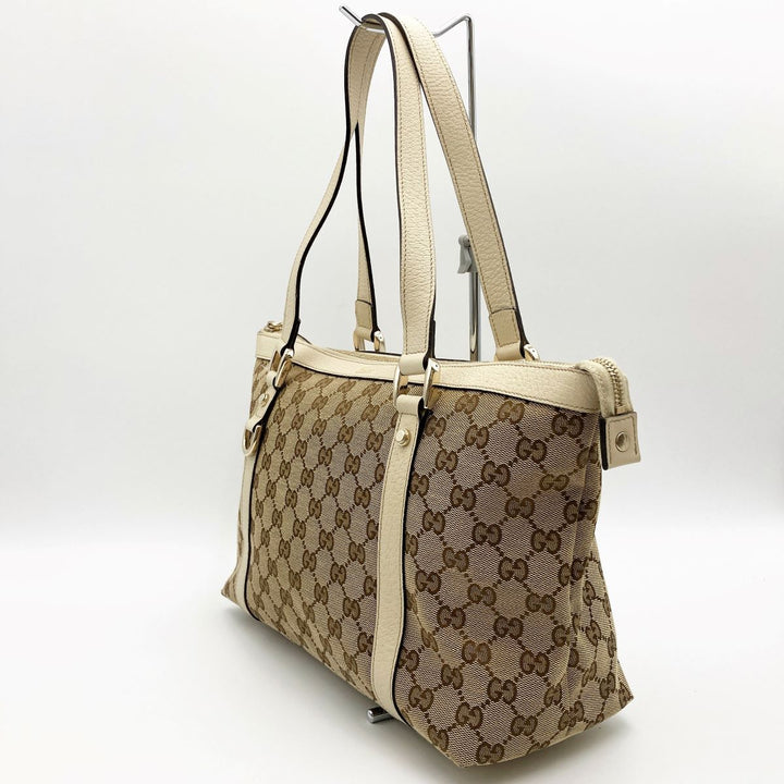GUCCI グッチ 
 141470  トートバッグ 
GGキャンバス ホワイト