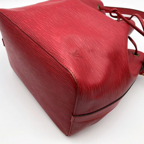 LOUIS VUITTON ルイ・ヴィトン 
 プチノエ M44107 ショルダーバッグ 
エピレザー レッド