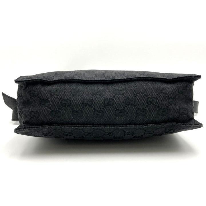 GUCCI グッチ 
 エクリプス 120841  ショルダーバッグ 
GGキャンバス ブラック