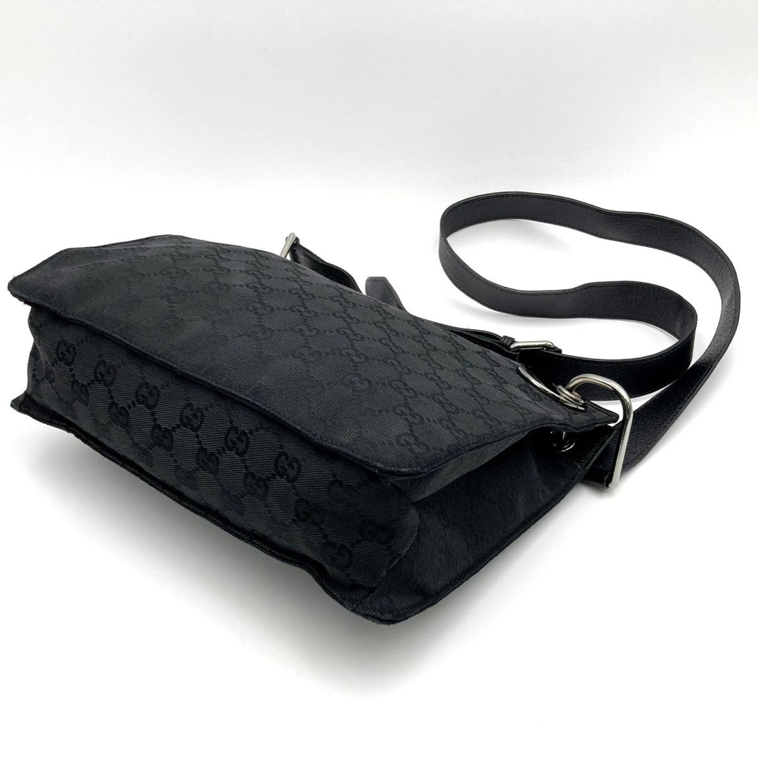 GUCCI グッチ 
 エクリプス 120841  ショルダーバッグ 
GGキャンバス ブラック