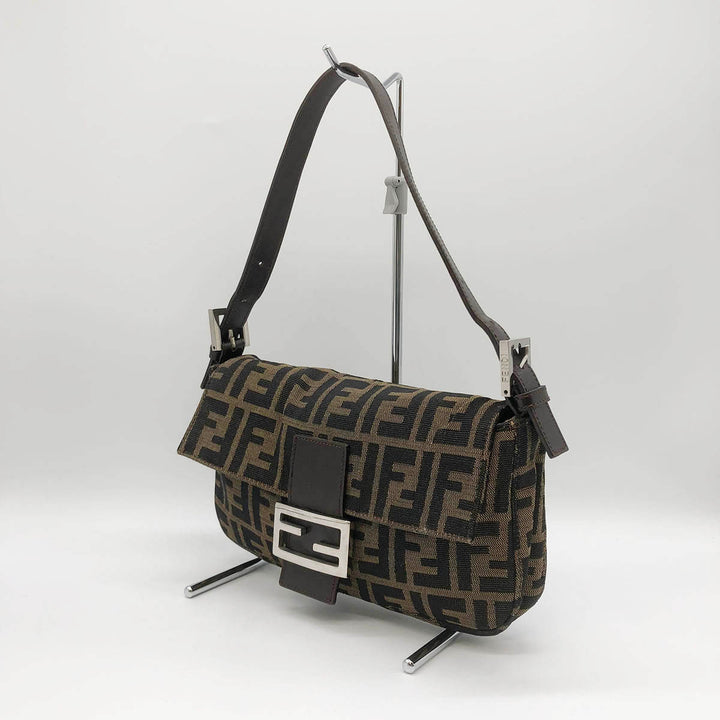 FENDI フェンディ 
 マンマバケット 17132642009 ショルダーバッグ 
ナイロン ブラウン
